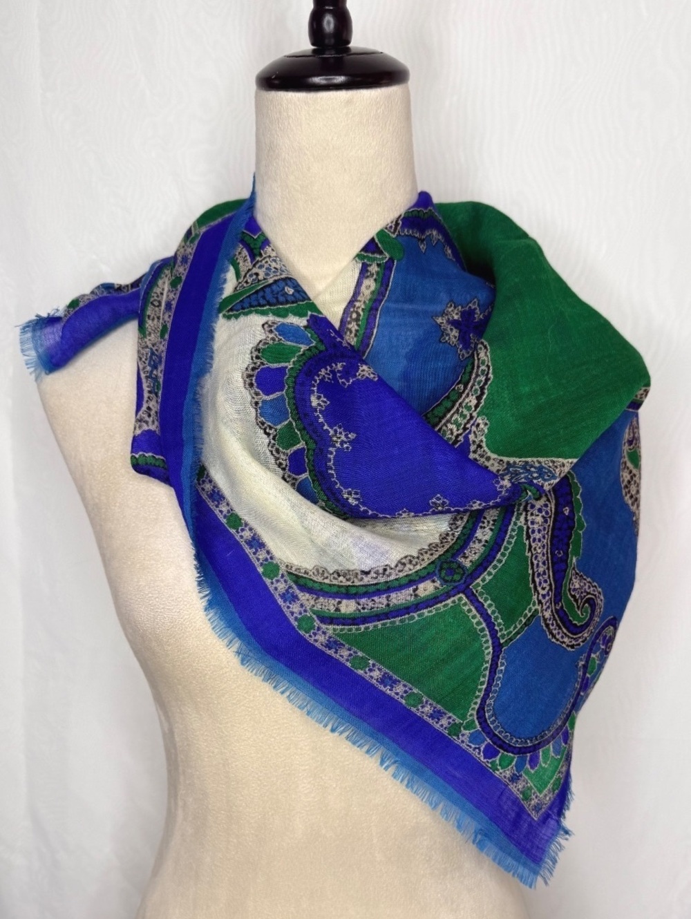 80’s Vintage Oscar de la Renta for Accessory Street 100% Wool Paisley Scarf 30”